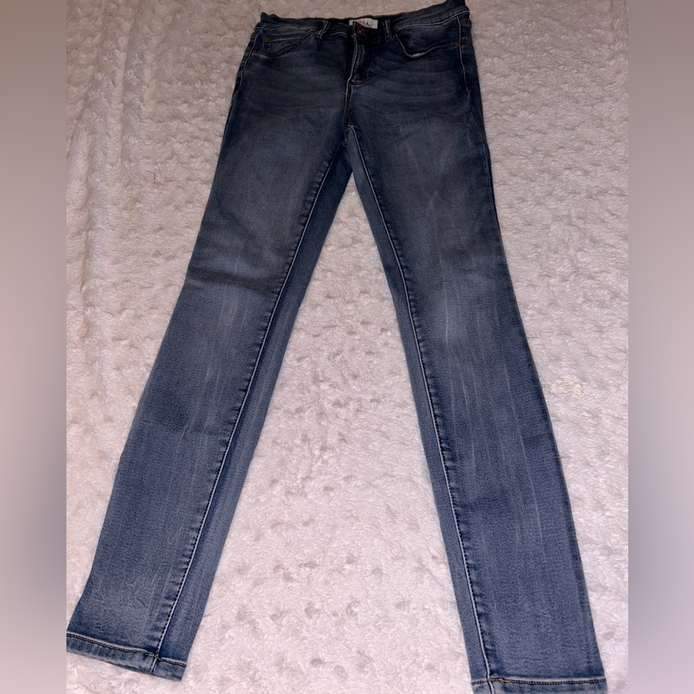 NicoleMiller -Size 6 -Skinny Lightwash